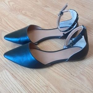 Old Navy sandals. Size 8